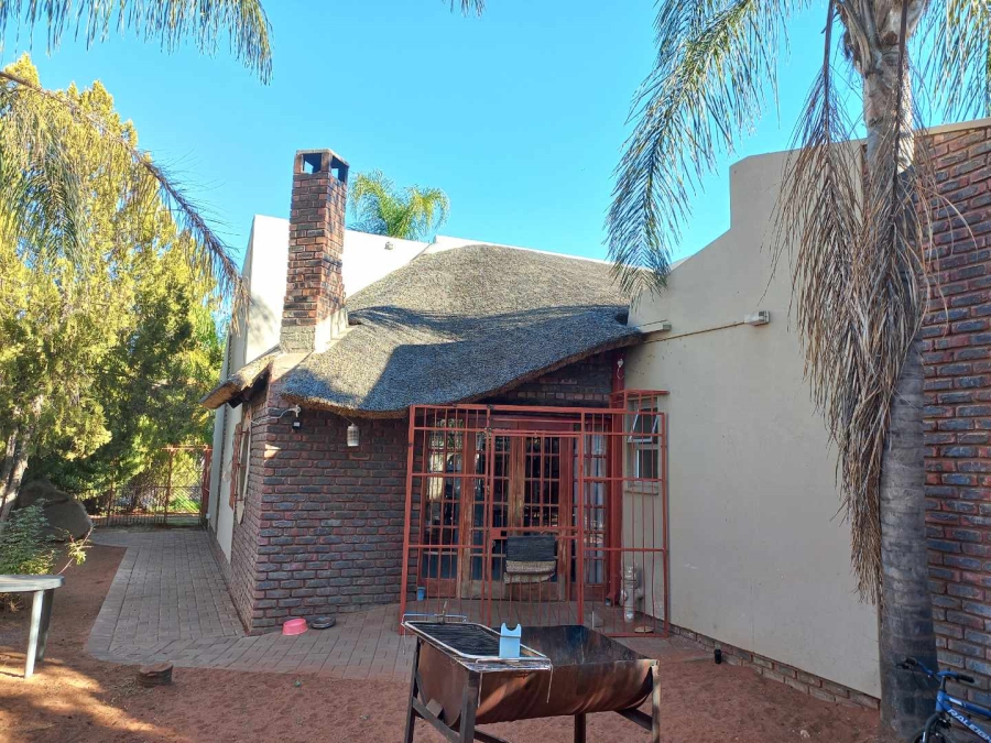 5 Bedroom Property for Sale in Blydeville Northern Cape